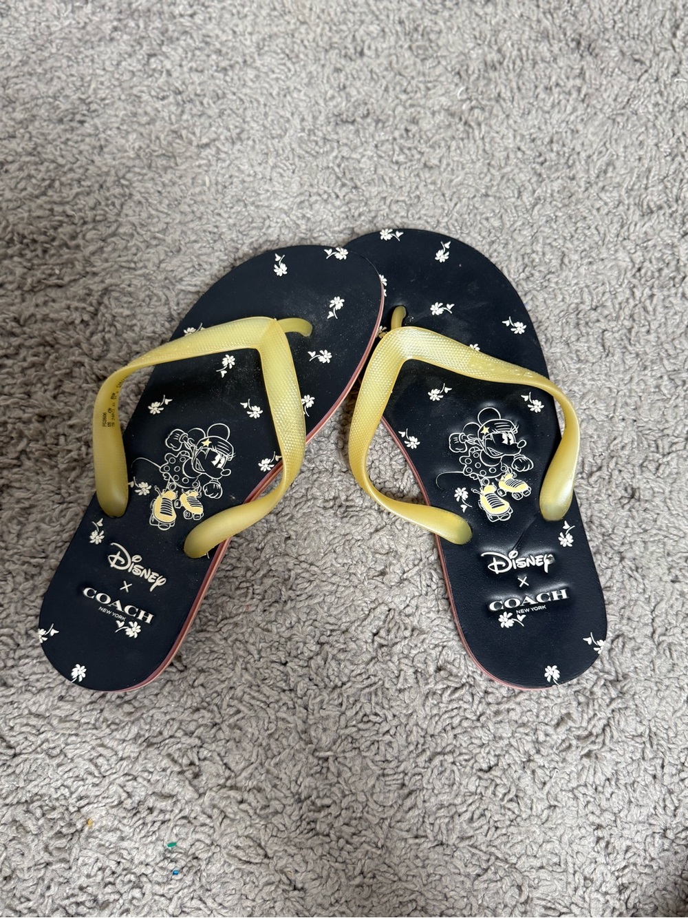 Disney x Coach Minnie Mouse Flip Flops Sandals Size 7